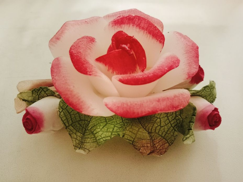 Декоративная свеча-роза на подарок