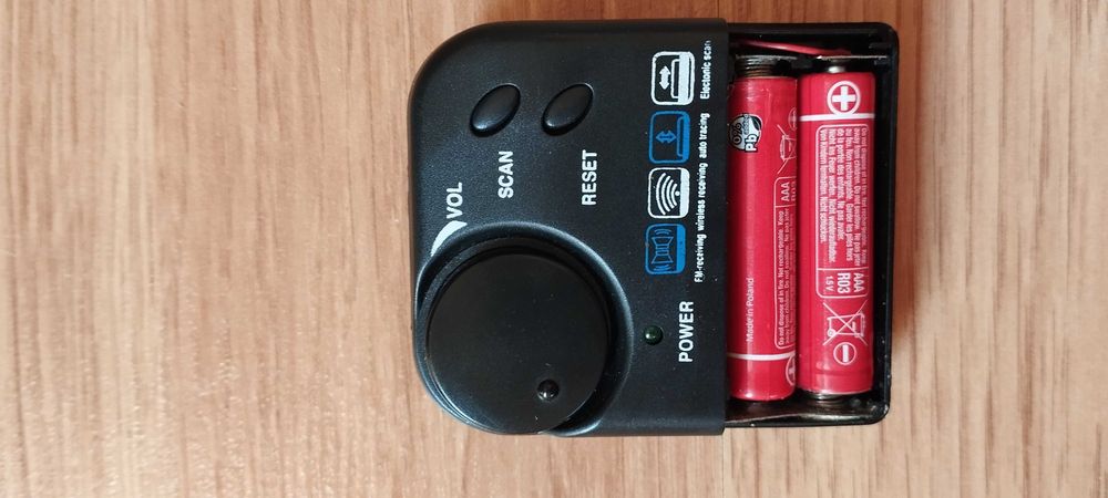 Mini radio na słuchawki (na baterie) Live Star CNN 982