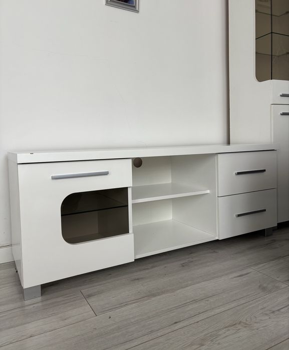 Zestaw mebli- komoda RTV + witryna