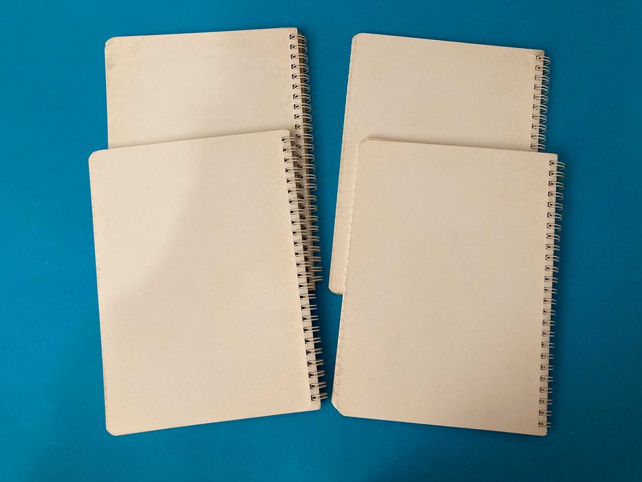 Rara Colecção de 4 Cadernos Escolares Descobrimentos Anos 80