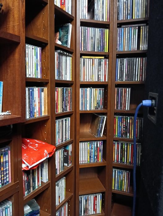 Estação de Radio web com Discografia