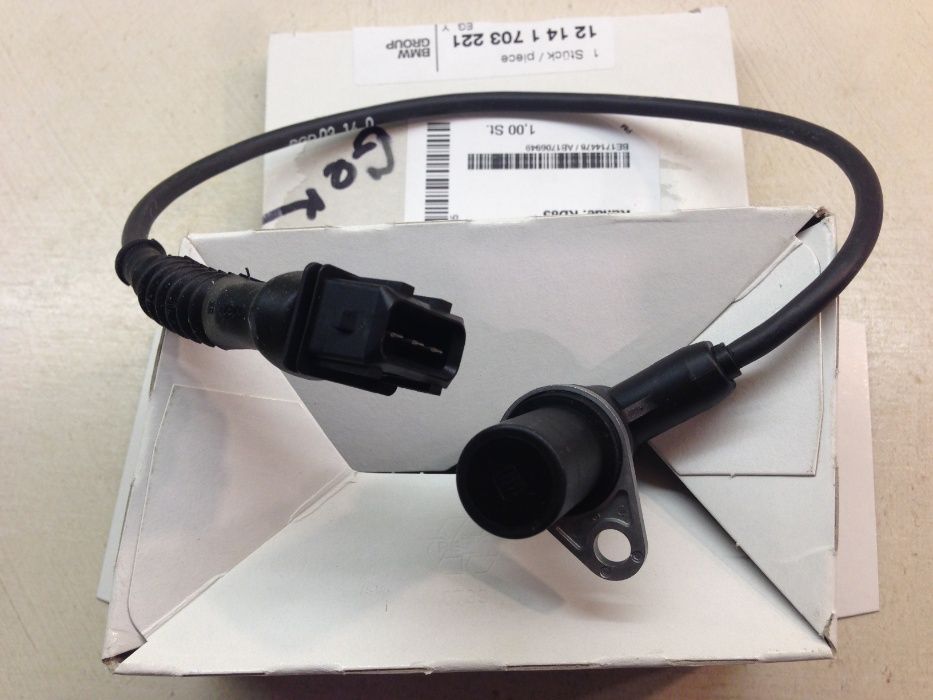 Датчик положения распредвала 12 14 1 703 221 (5WK96011Z) М50 и М52