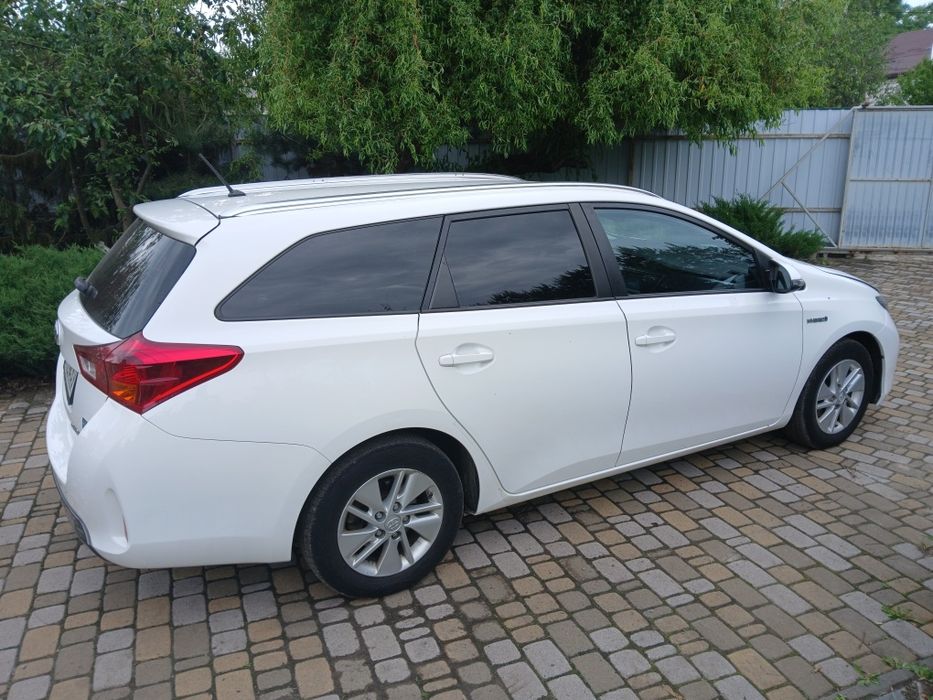 Toyota Auris Touring Sport hybrid, 2014 1,8, універсал