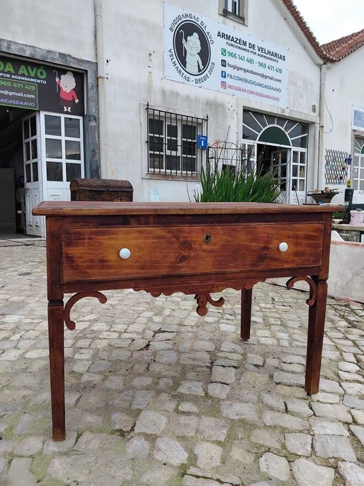 Mesa/bancada de encostar rústica