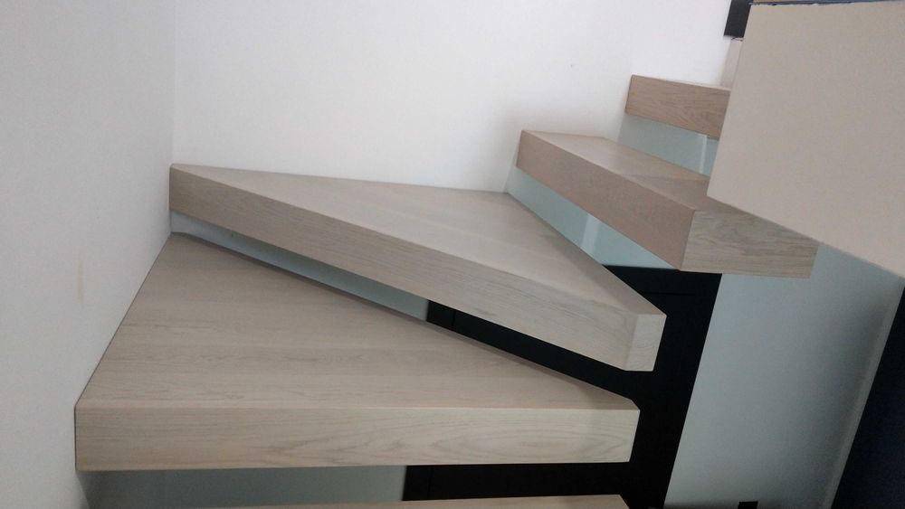 Stopnie dębowe Schody Półkowe Wspornikowe na konstrukcje