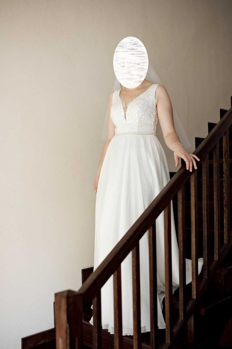 Suknia ślubna sezon 2023 rozmiar EU 40