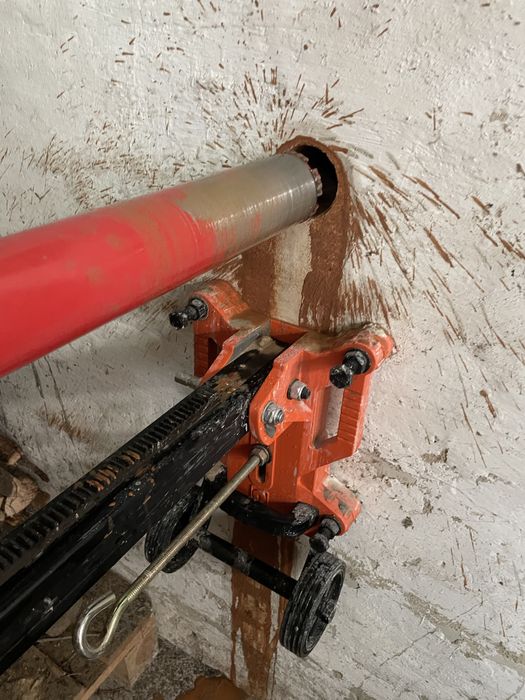 Алмазне свердління отворів