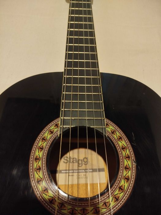 Guitarra acústica STAGG C542 preta