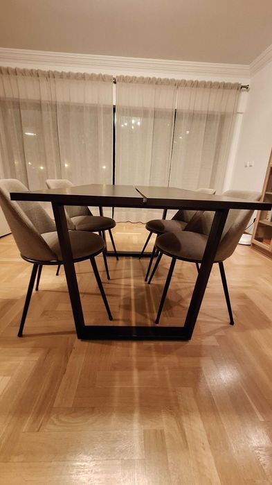 Mesa de Refeição e cadeiras