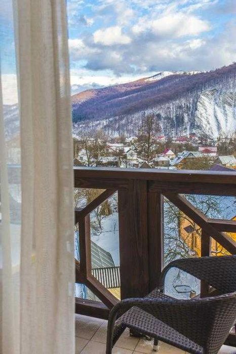 Продам Апартаменти в м. Яремче