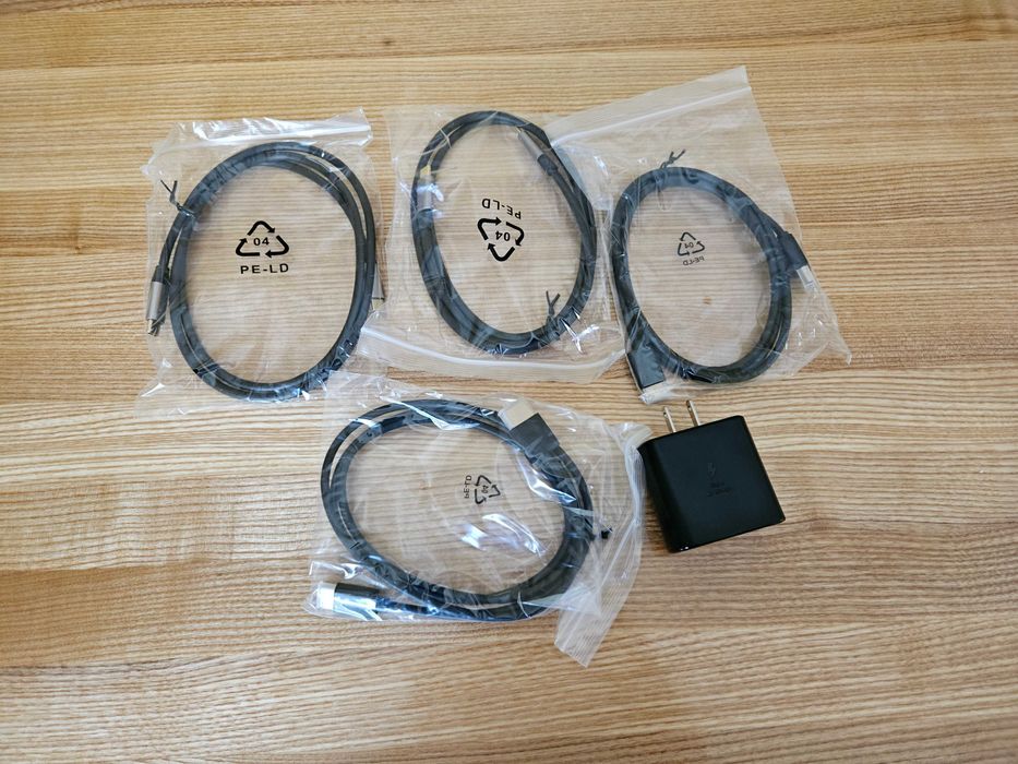 Портативный монитор с двумя экранами AdplT 15.6" FHD|IPS|USB C|HDMI