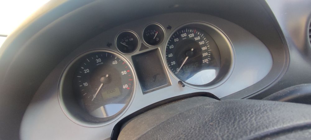 SEAT Ibiza 1.4 TDI 2007 com 240 mil kms