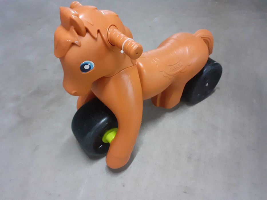 Cavalinho andador Feber