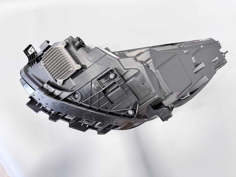 МАТРИЧНІ ФАРИ ліва та права на Tesla Model 3 / Y ( 2021 - 2024 рр )