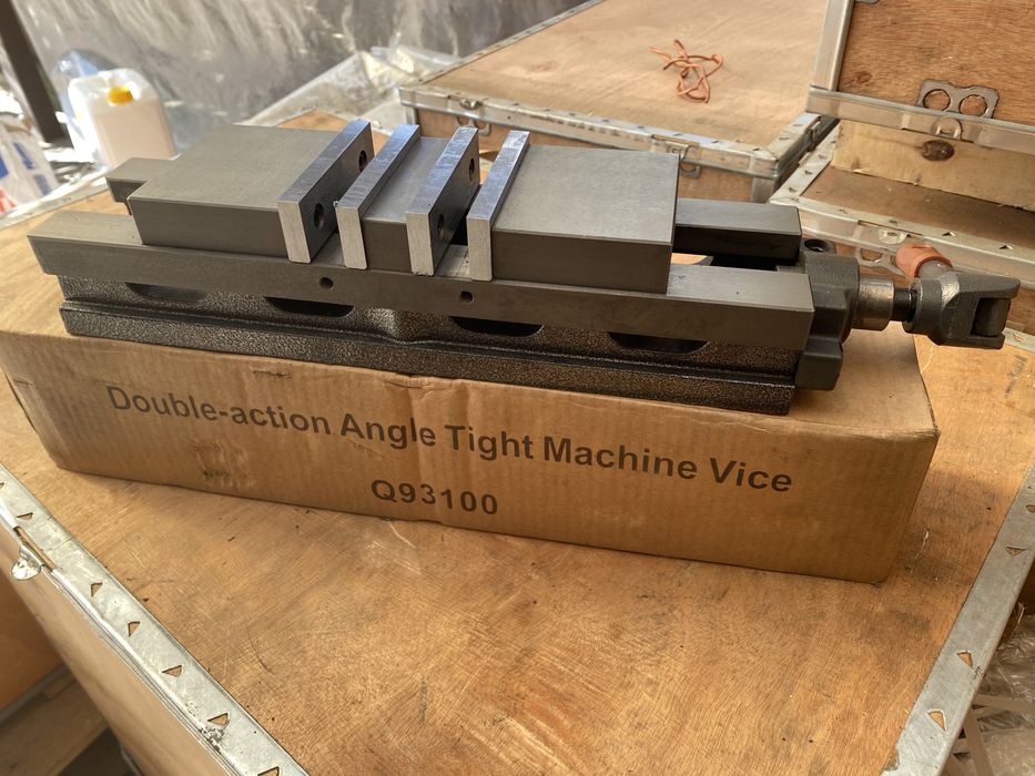 Тиски станочные поворотные фрезерный станок ТВ, НГФ, 676