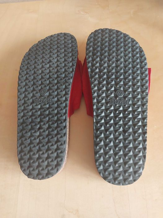 Klapki firmy DeeZee rozm.40, dł.wkładki 25 cm.