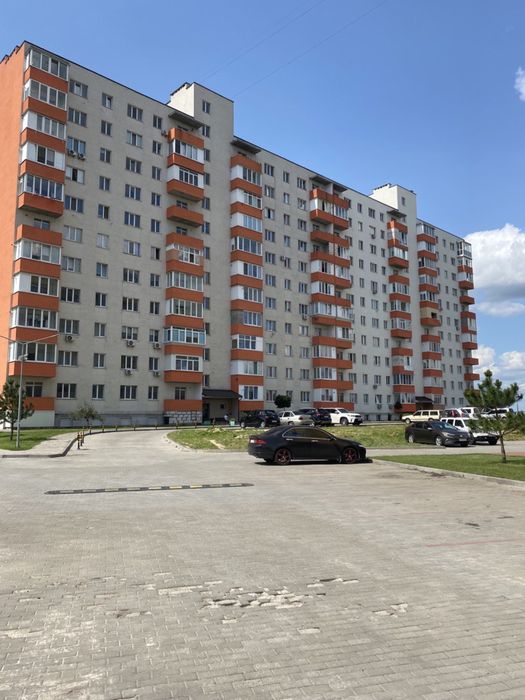 Срочно Продам комерційне приміщення вільного призначення  під офіс або