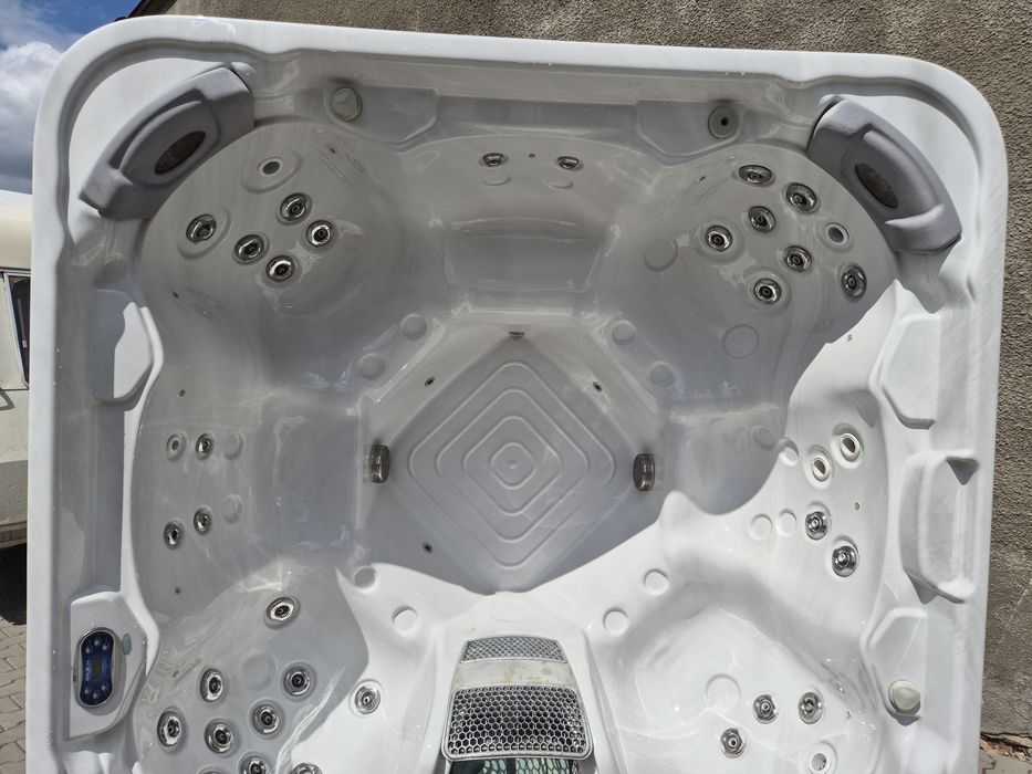 Jacuzzi ogrodowe używane 7️⃣ osobowe Wellis