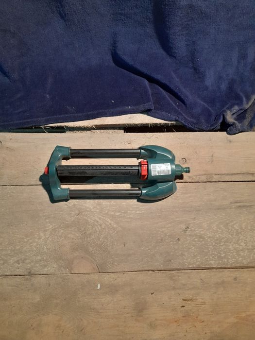 Zraszacz wachadłowy  wody