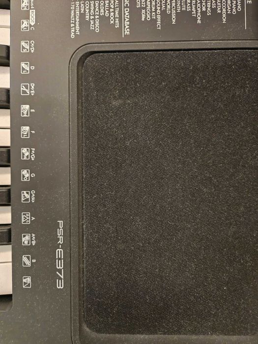 Keyboard Yamaha PSR-E373, statyw i pokrowiec