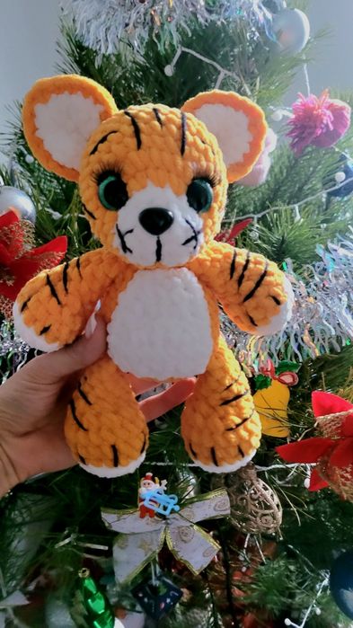 Тигренятко плюшеве