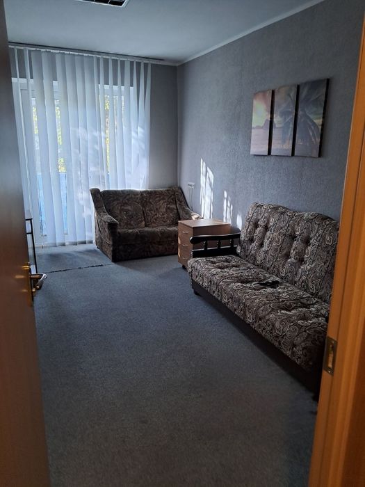 Продам 4-кімнатну квартиру на Харківській, 3