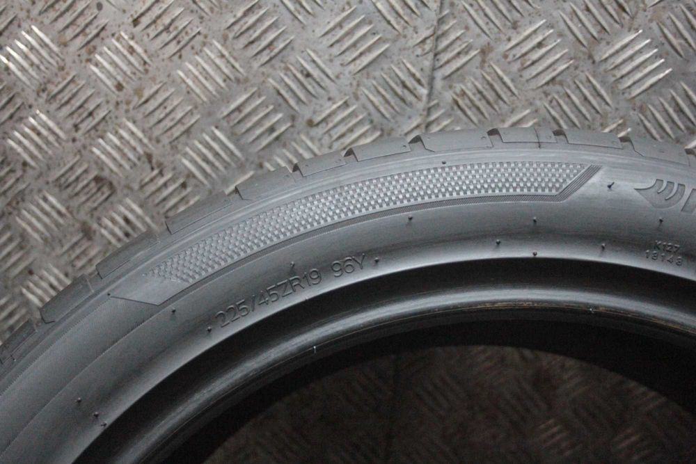 225/45/19 Hankook Ventus S1 evo3 225/45 R19 96Y XL 2023r