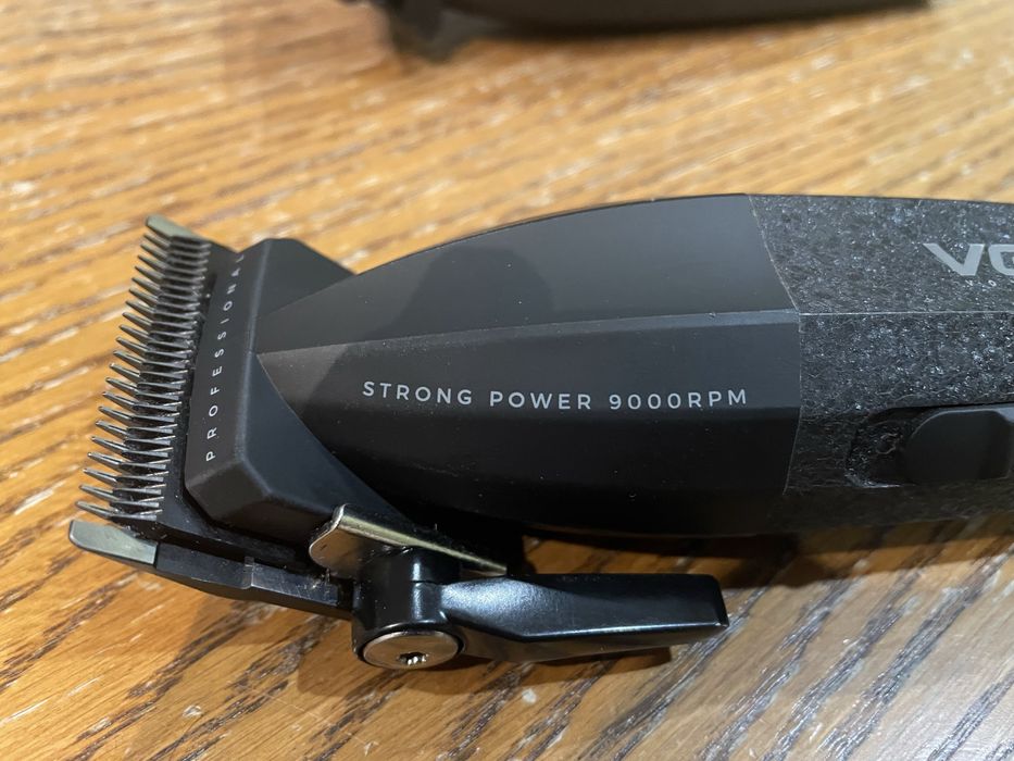 Maszynka do strzyżenia i trymer VGR V640