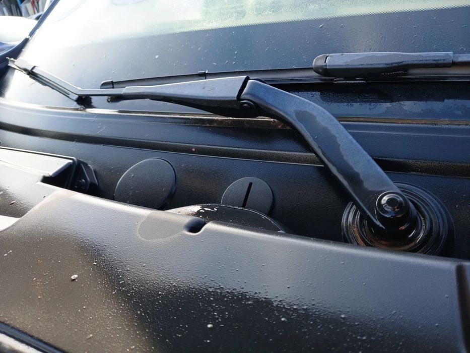 Haste / braço de escova limpa vidros frente direita BMW X1 (E84)