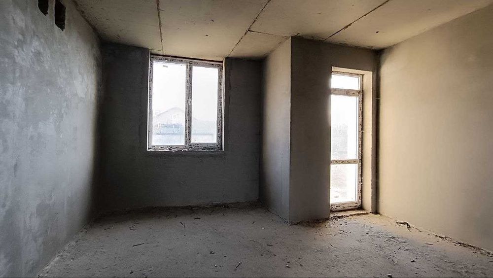 Продаж Таунхауса площею 90 м2 з великою земельною ділянкою.