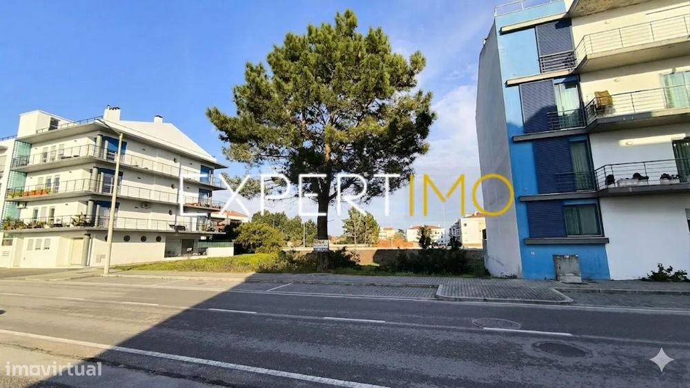 Construction Plot in Marinha Grande – 425 m² in Prestigious Area