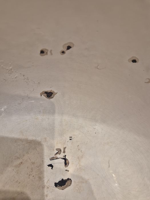 Kociolek zeliwny emaliowany