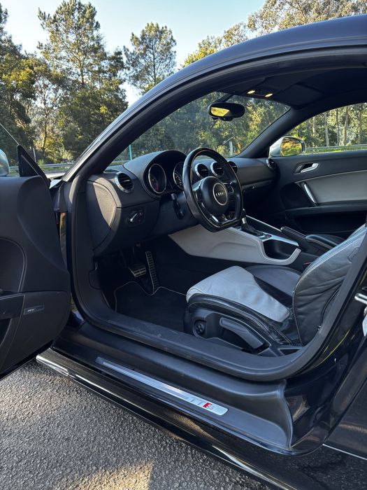 Audi TTS Quattro - S-Tronic