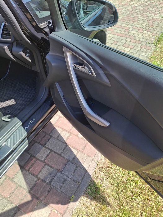 Продам Опель Астра J 2011р 1.3 дизель