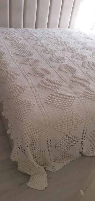 Colcha de renda de casal feita à mão