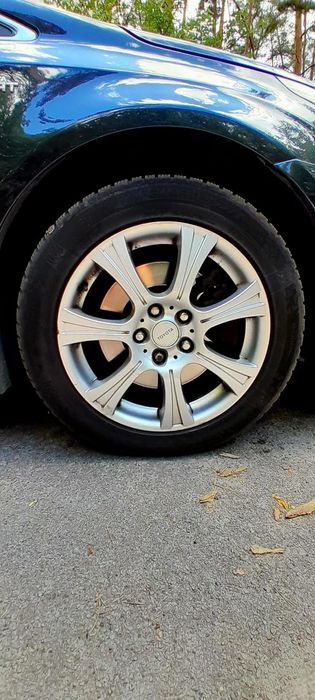 Тайота Авенсіс 2012