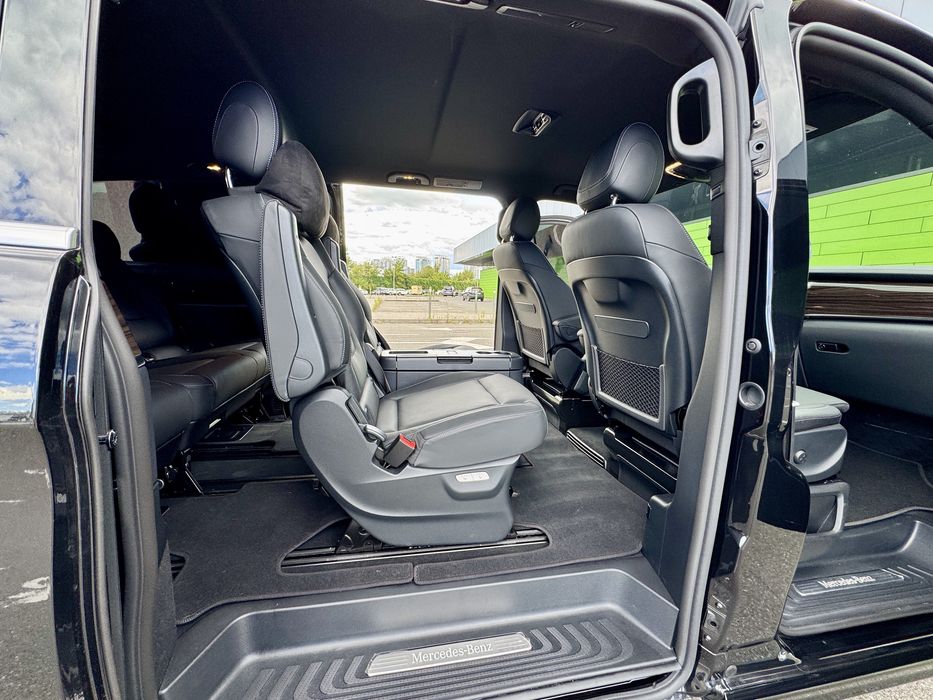 Mercedes Benz V-Class 300d Extra Long AMG