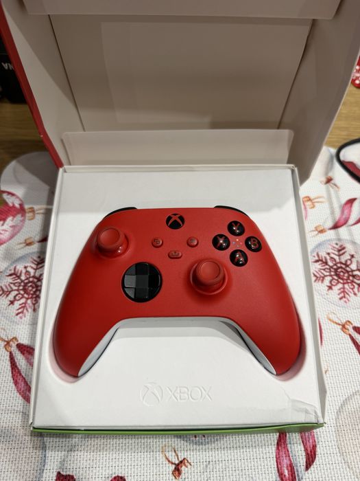Kontroler Xbox - pulse red