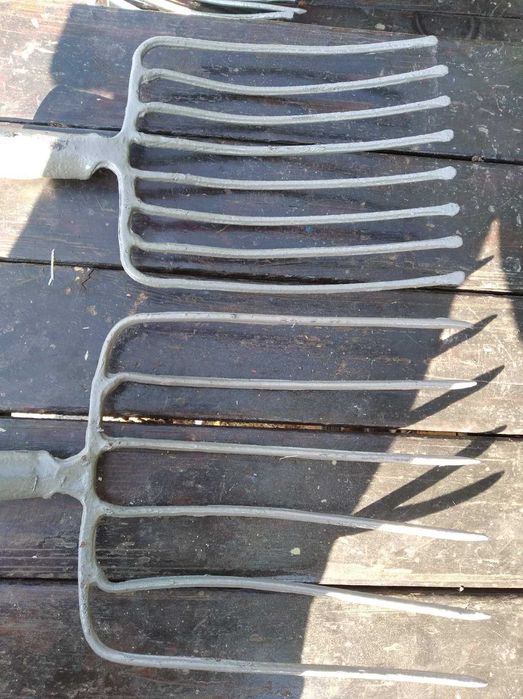 Лопаты.грабли. вилы.ухваты сапки.багры.