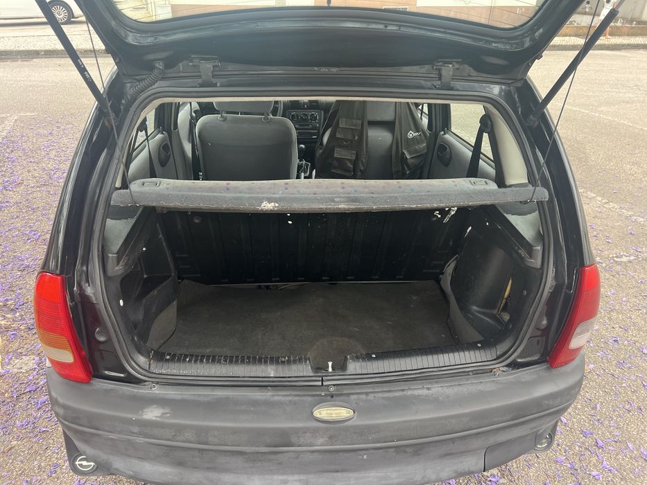 Opel corsa 97 a gasolina , carro esta em perfeita condicoes