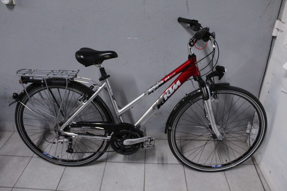 Rower trekkingowy KTM Avento, Koła 28",Rama 46 cm, Deore LX, Magura