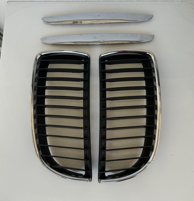 Grelhas E90 E91  BMW