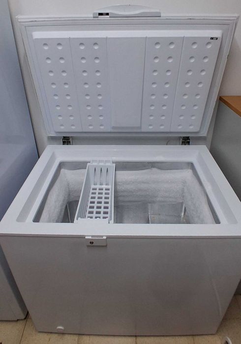 Arca Congeladora Becken – em bom estado