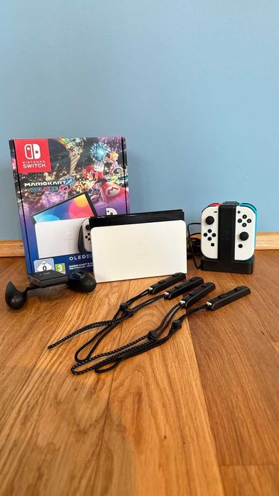 Nintendo Switch OLED na gwarancji + gra i dodatkowe kontrolery
