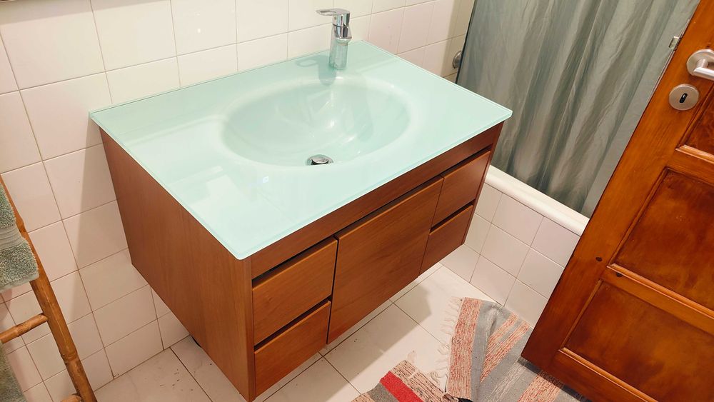 Móvel WC com torneira