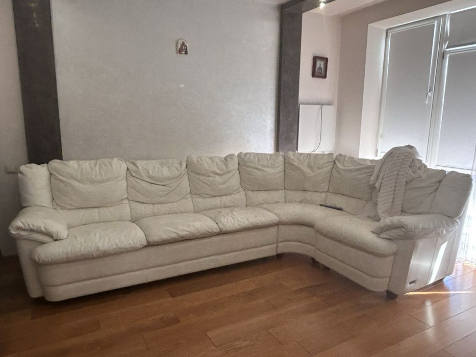 Диван шкіряний білий