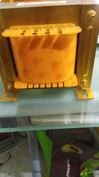 Single-phase transformer with primary 230V and multiple outputs: 120V, 12V, 40V, 5.5V, etc...64740751927171122