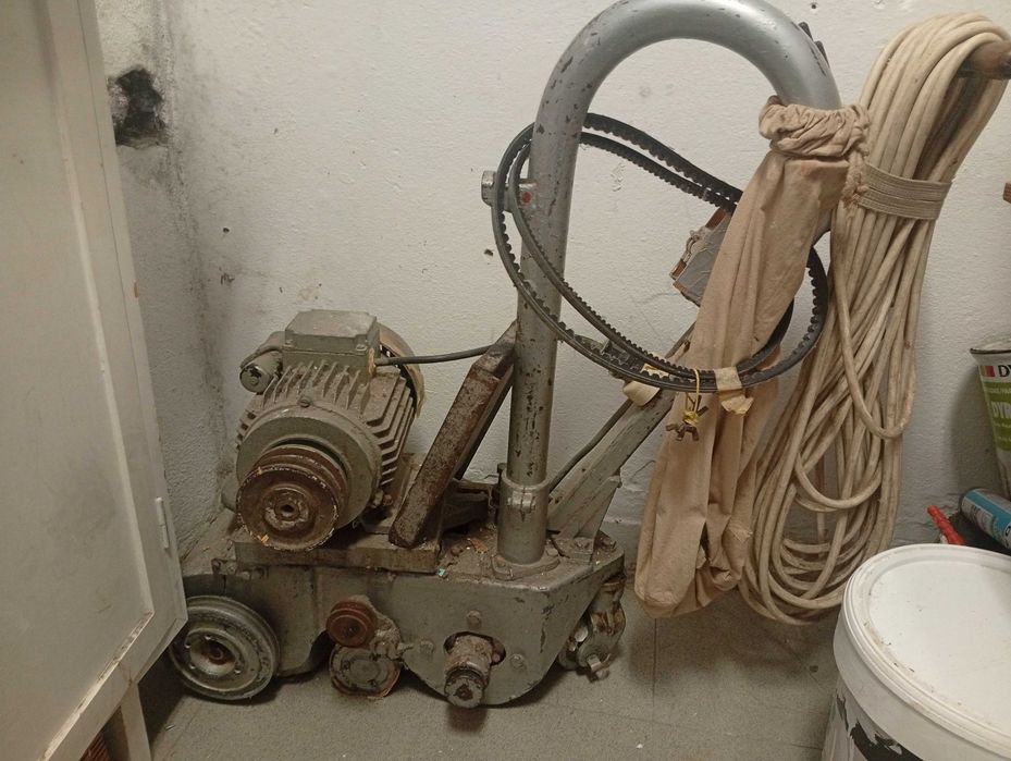 Máquina de afagar chão