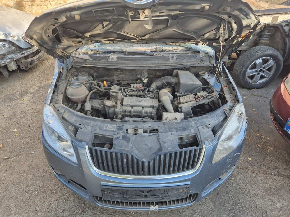 Капот телевизор Skoda Fabia 2 2007-2009г код краски 4590