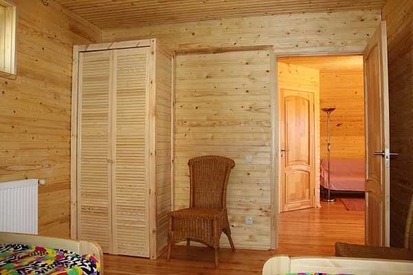 Поверх будинку, окремий вхід, ел\ен без відключень, закрите подвір"я